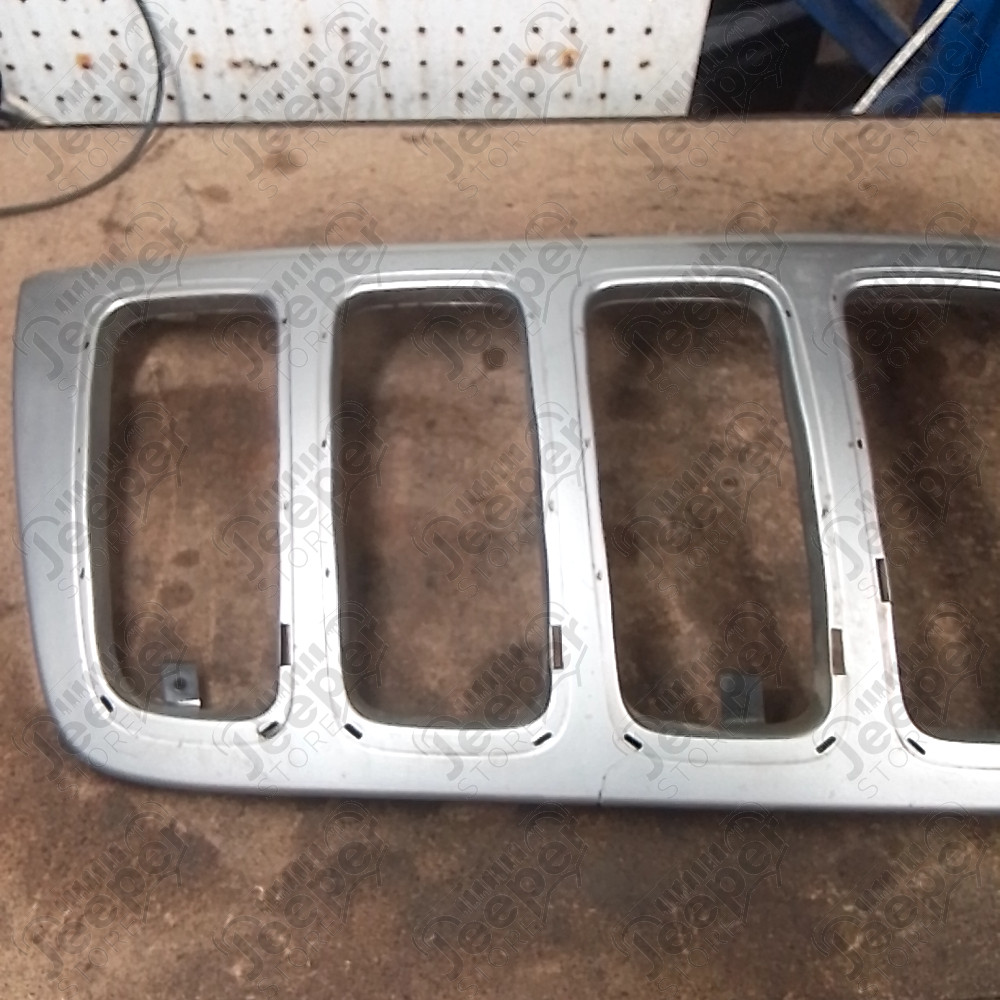 Occasion : Calandre grise (sans les inserts) pour Jeep Grand Cherokee WJ, WG