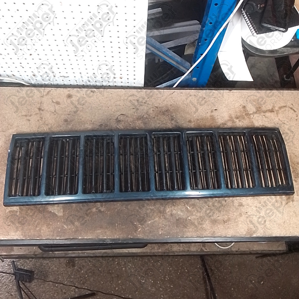 Occasion : Calandre bleue pour Jeep Cherokee XJ