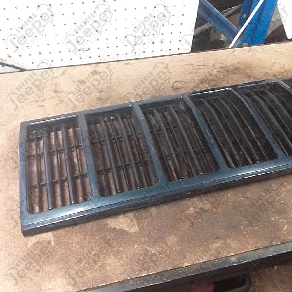 Occasion : Calandre bleue pour Jeep Cherokee XJ