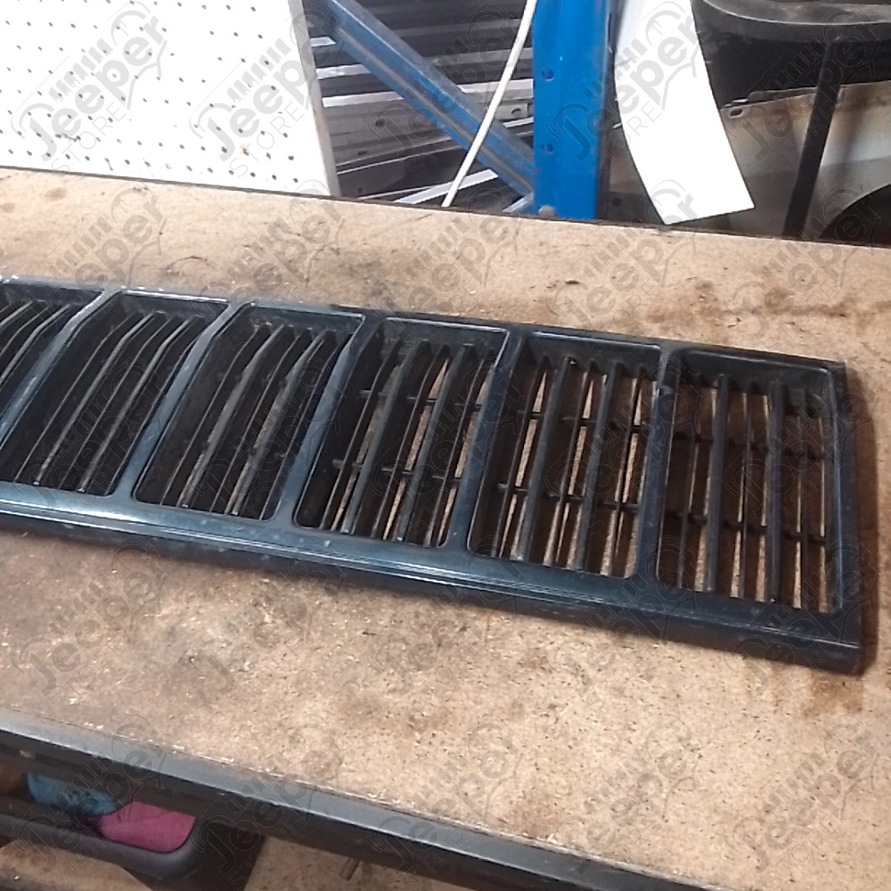 Occasion : Calandre bleue pour Jeep Cherokee XJ