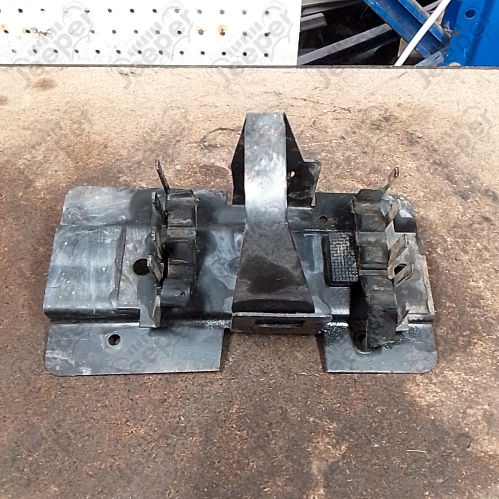 Occasion : Fixation de cric d'origine sur aile droite pour Jeep Wrangler YJ