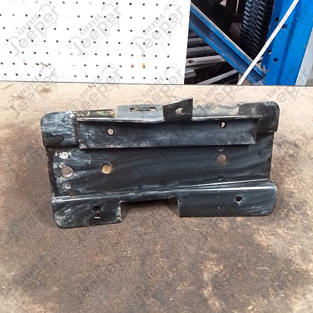 Occasion : Fixation de cric d'origine sur aile droite pour Jeep Wrangler YJ