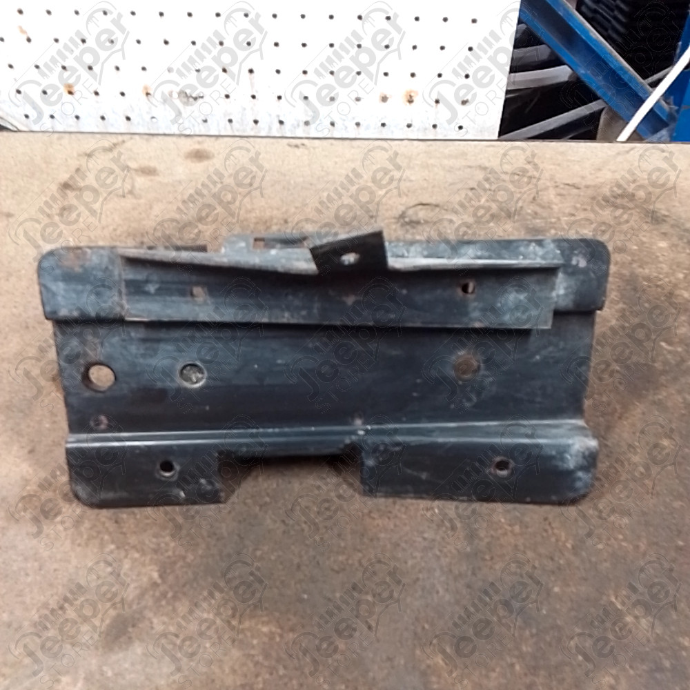 Occasion : Fixation de cric d'origine sur aile droite pour Jeep Wrangler YJ