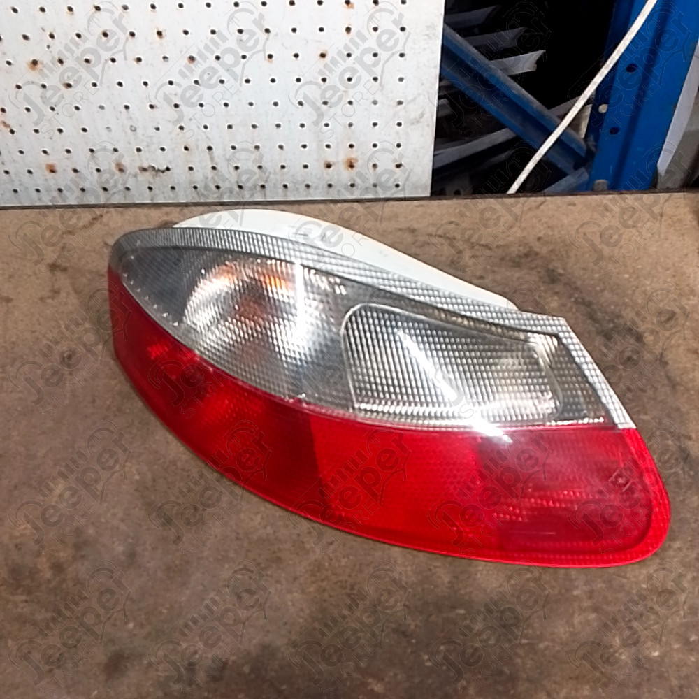 Occasion : Feu arrière droit pour Porsche Boxster 986 2.5L essence phase 1