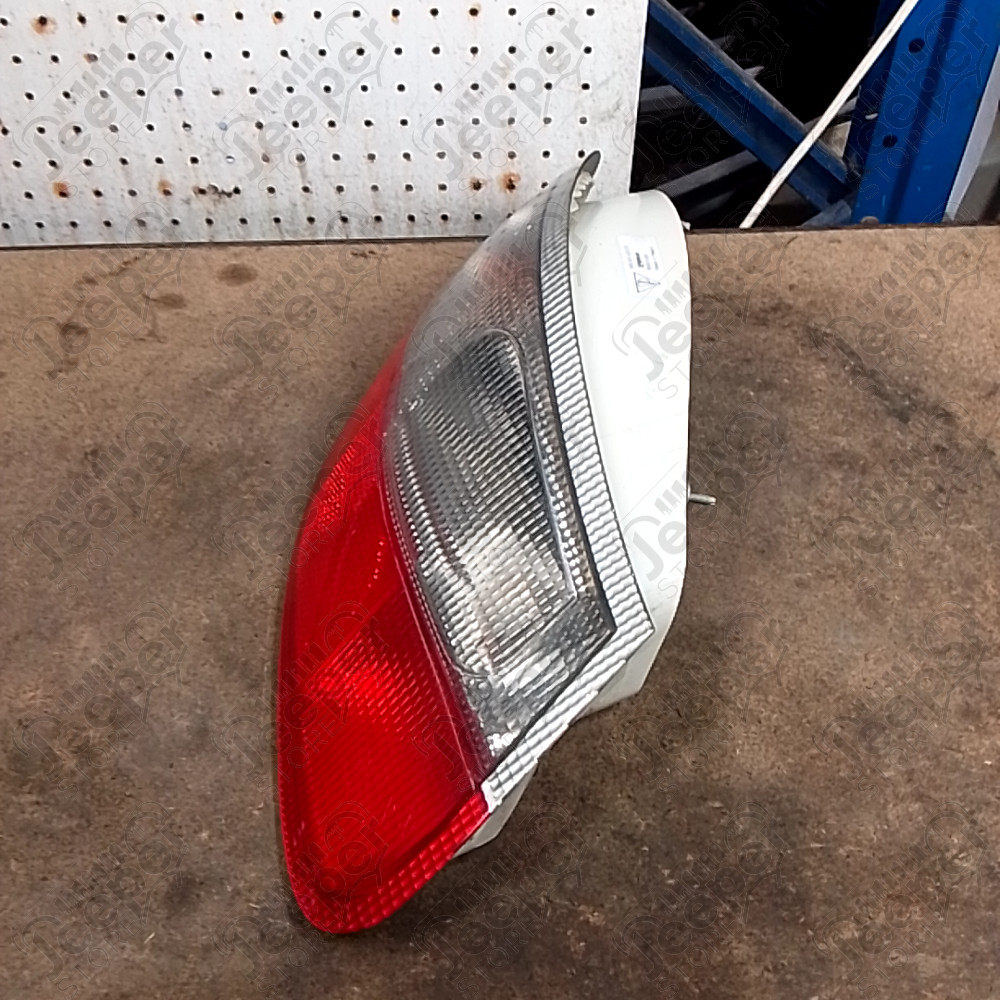 Occasion : Feu arrière droit pour Porsche Boxster 986 2.5L essence phase 1