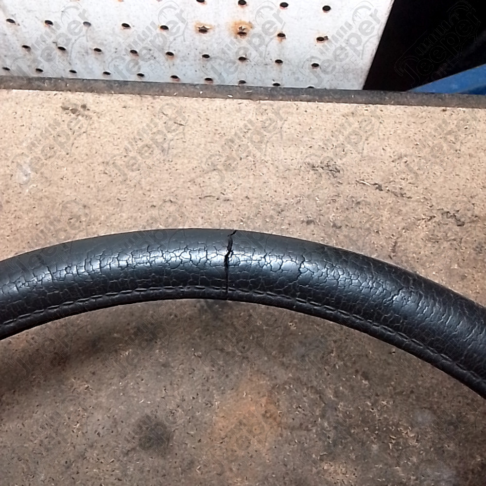 Occasion : Volant origine cuir noir / acier pour Jeep CJ7, CJ8, YJ, MJ, XJ
