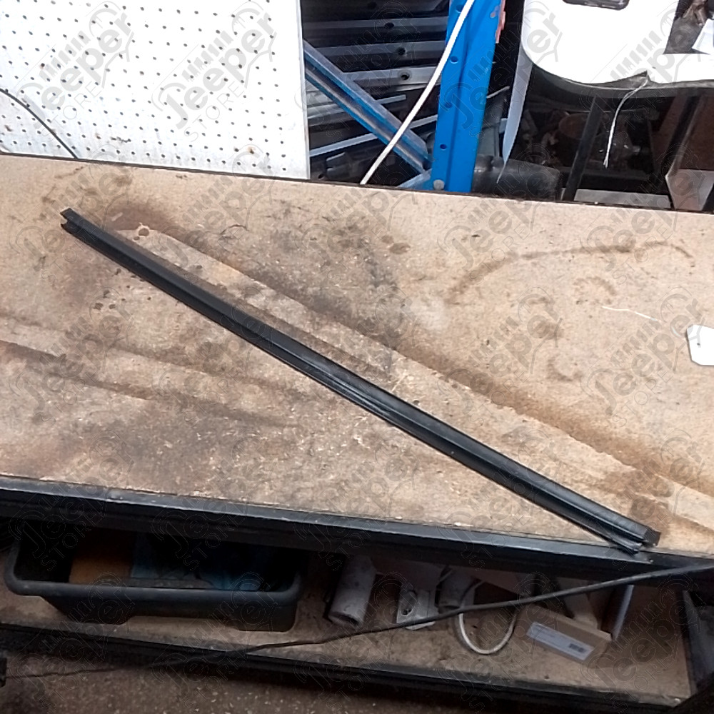 Occasion : Lèche vitre intérieur pour vitre avant droit (2 portes) pour Jeep Cherokee XJ