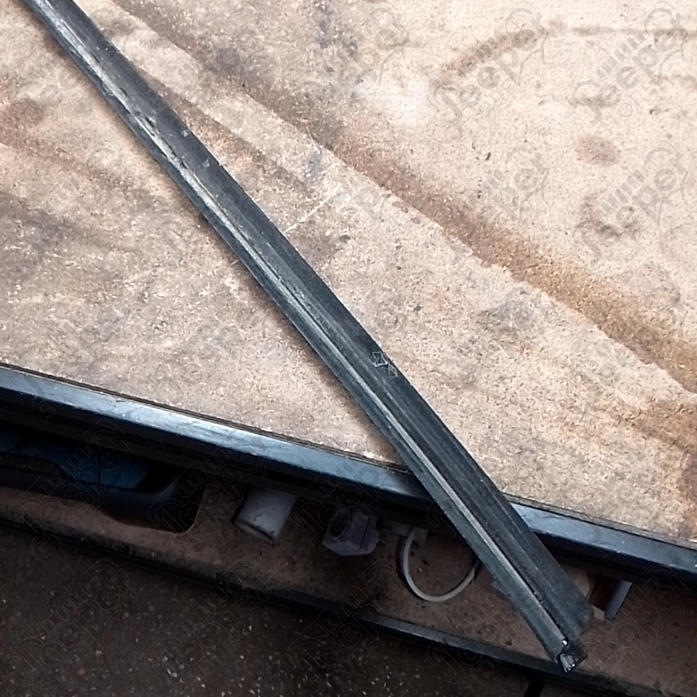 Occasion : Lèche vitre intérieur pour vitre avant droit (2 portes) pour Jeep Cherokee XJ