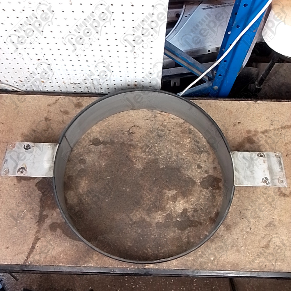 Occasion : Buse d'air en acier (faite maison) / diamètre : 50,5 cm / hauteur : 12 cm / largeur fixation : 77 cm pour Jeep divers