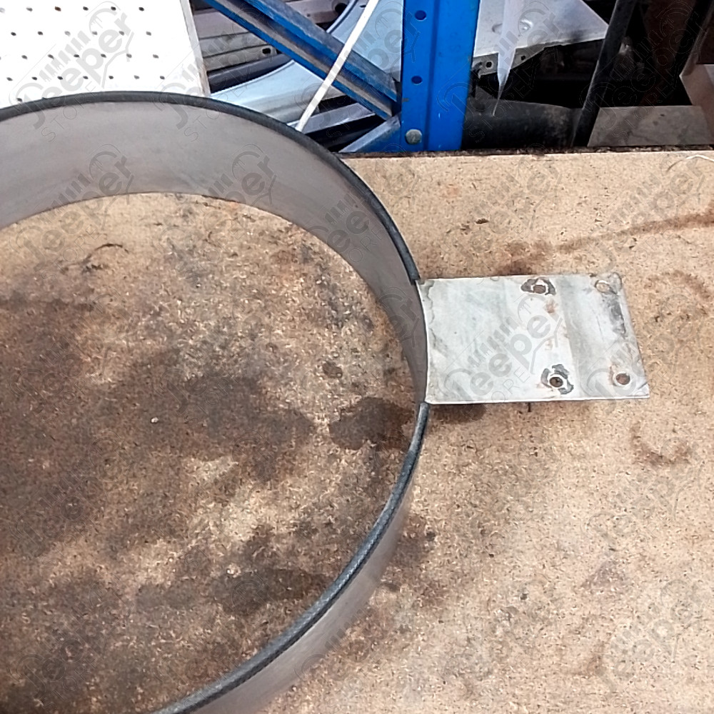 Occasion : Buse d'air en acier (faite maison) / diamètre : 50,5 cm / hauteur : 12 cm / largeur fixation : 77 cm pour Jeep divers