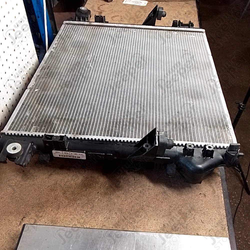 Occasion : Radiateur moteur 2.8L CRD (choc) pour Jeep Wrangler JK