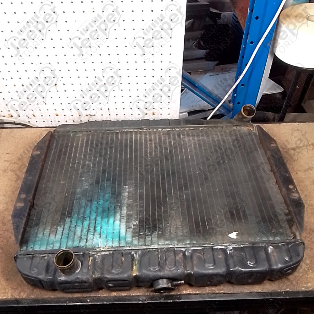 Occasion : Radiateur moteur 4.9L V8 AMC à refaire pour Jeep CJ5, CJ7, CJ8