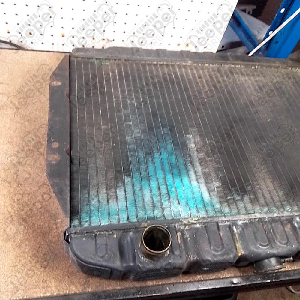 Occasion : Radiateur moteur 4.9L V8 AMC à refaire pour Jeep CJ5, CJ7, CJ8