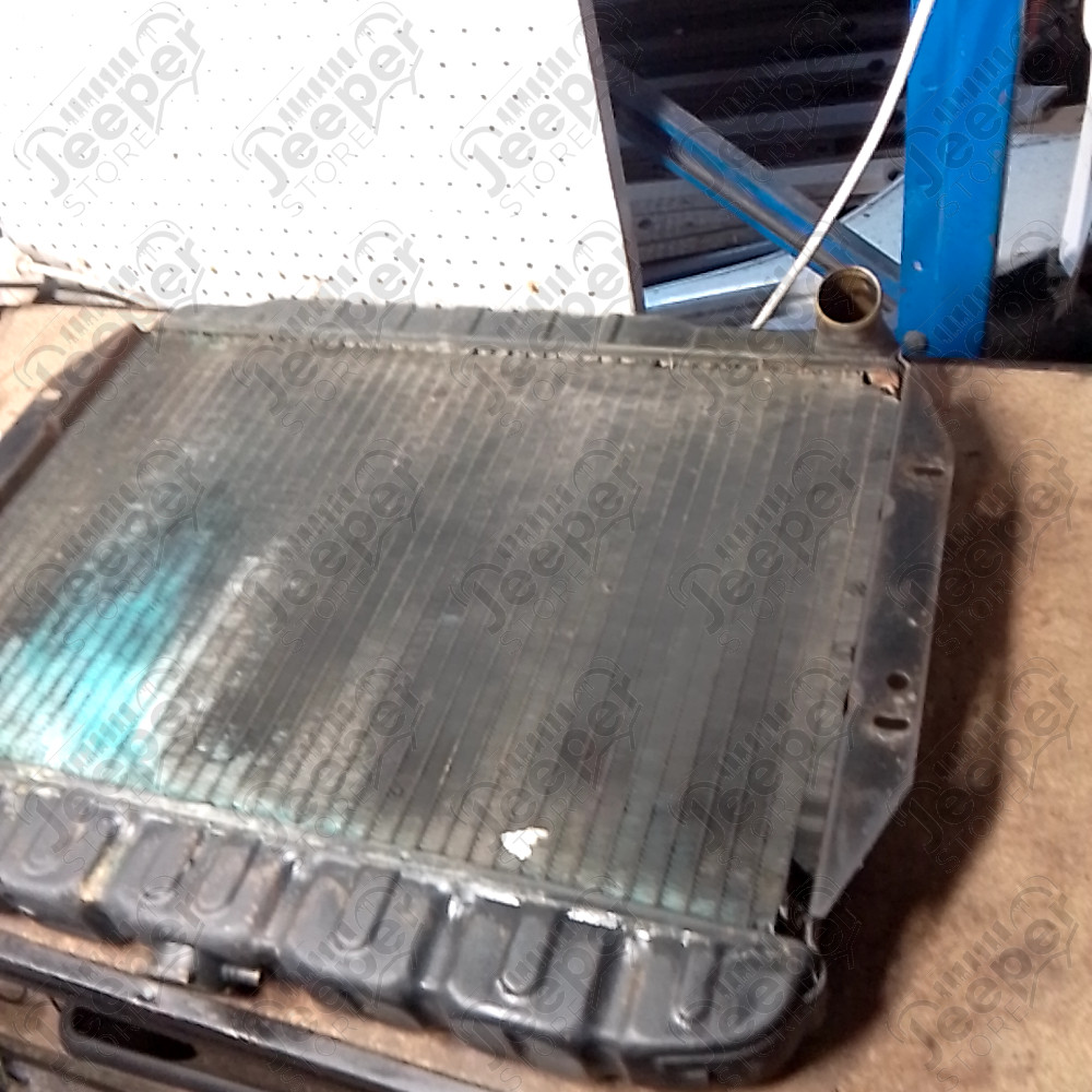 Occasion : Radiateur moteur 4.9L V8 AMC à refaire pour Jeep CJ5, CJ7, CJ8