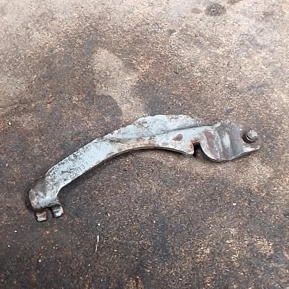 Occasion : Levier de fixation pour frein à main / longueur : 18,5 cm / épaisseur : 2 cm pour Jeep CJ7