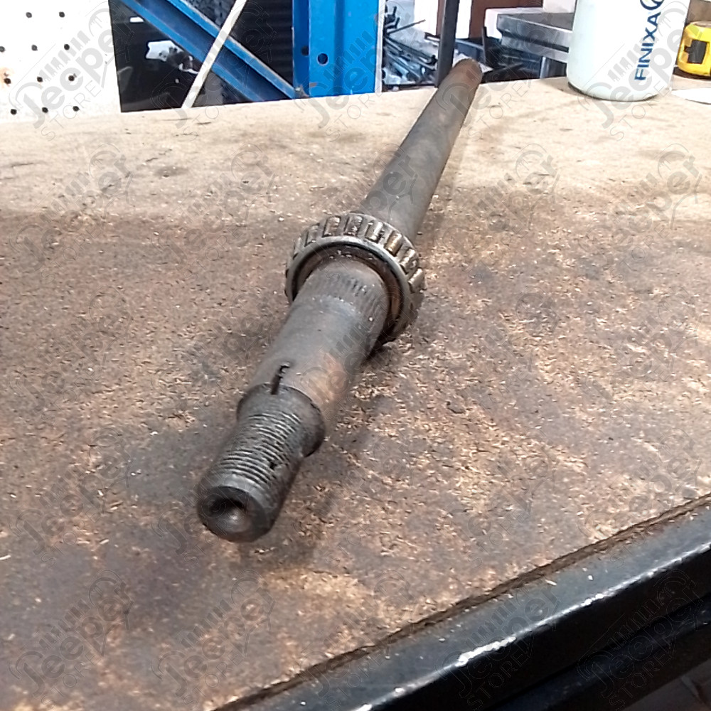 Occasion : Arbre arrière nu/ longueur : 67 cm pour Jeep CJ5, CJ6, CJ7, CJ8