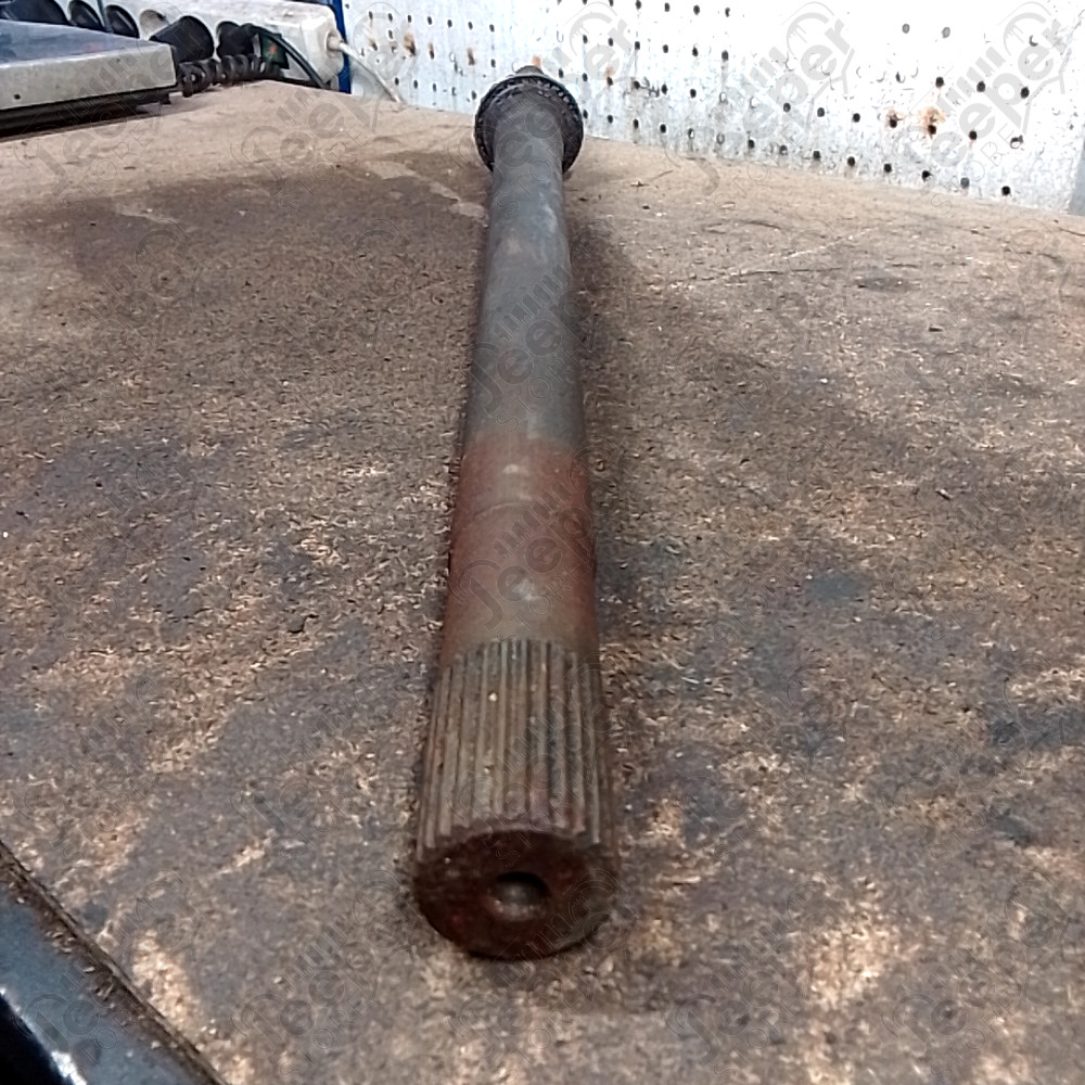 Occasion : Arbre arrière nu/ longueur : 67 cm pour Jeep CJ5, CJ6, CJ7, CJ8