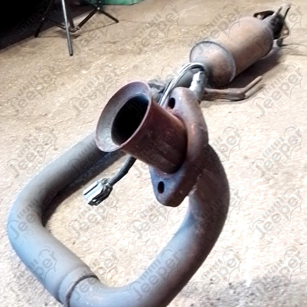 Occasion : Catalyseur avec tube de sortie collecteur / longueur : 109 cm / largeur : 46 cm pour Jeep divers