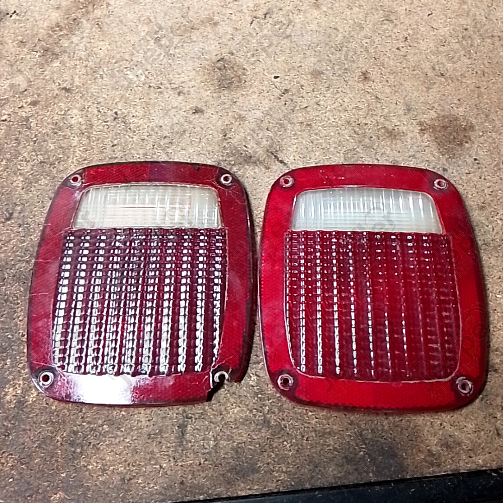 Occasion : Kit de 2 feux arrière d'origine US pour Jeep CJ5, CJ6, CJ7, CJ8, YJ