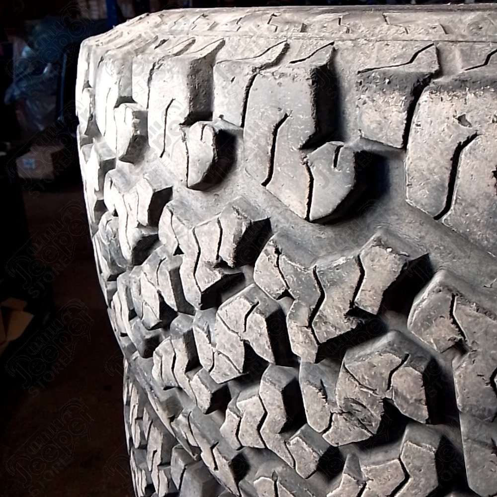 Occasion : Lot de 5 pneus MAXXIS 980 BRAVO 275/65 R 17 pour Jeep divers