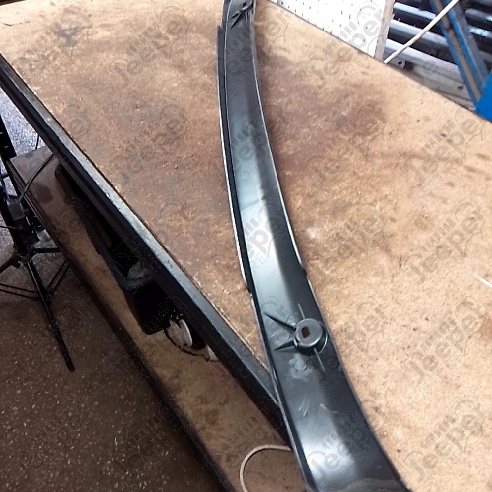 Occasion : Baguette de finition entre pare chocs avant et calandre pour Jeep JL, JT