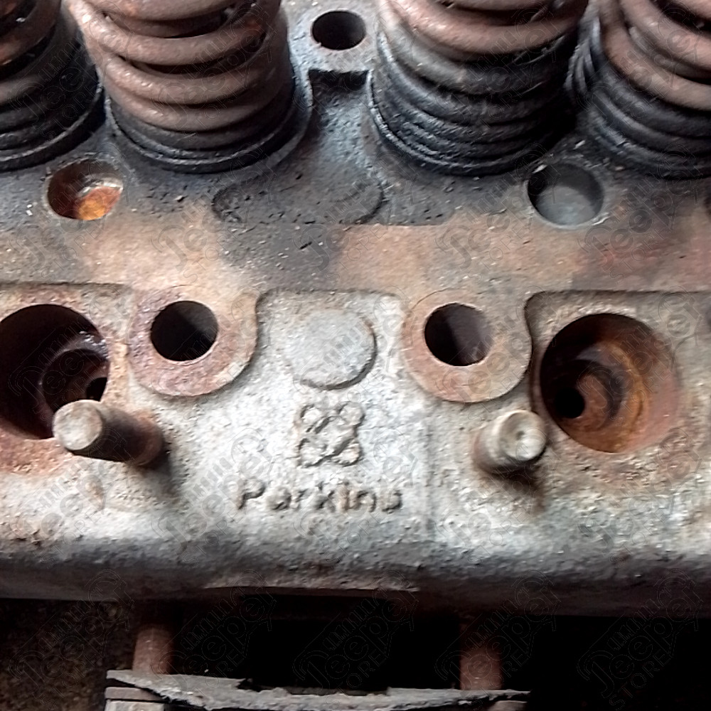 Occasion : Culasse à tester PERKINS E37116880/1 pour 4 cylindres pour Jeep divers