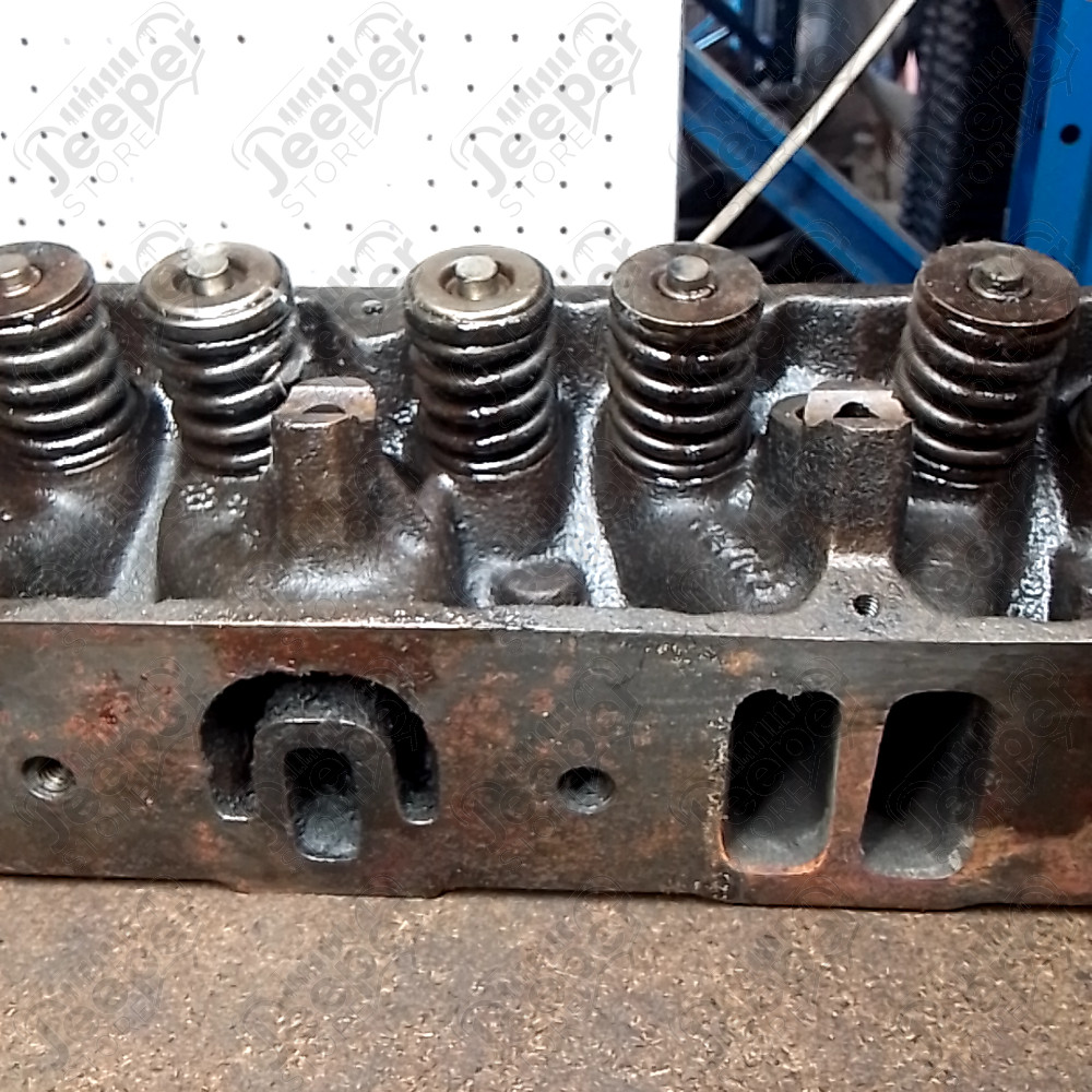 Occasion : Culasse à tester 318 AU small block V8 soupape : 1.78 / 1.50 pour Jeep divers