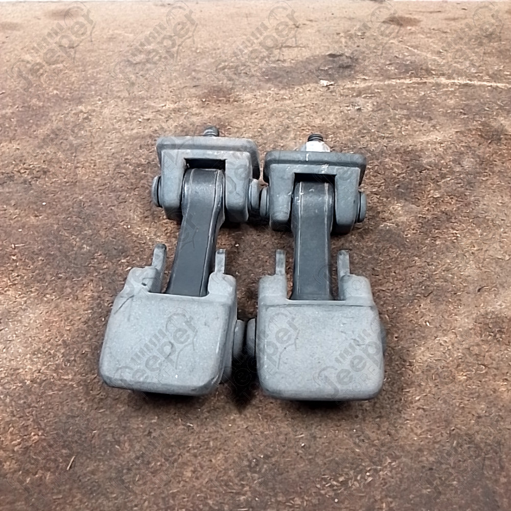 Occasion : Kit de 2 attaches capot moteur / entraxe : 8 cm pour Jeep divers