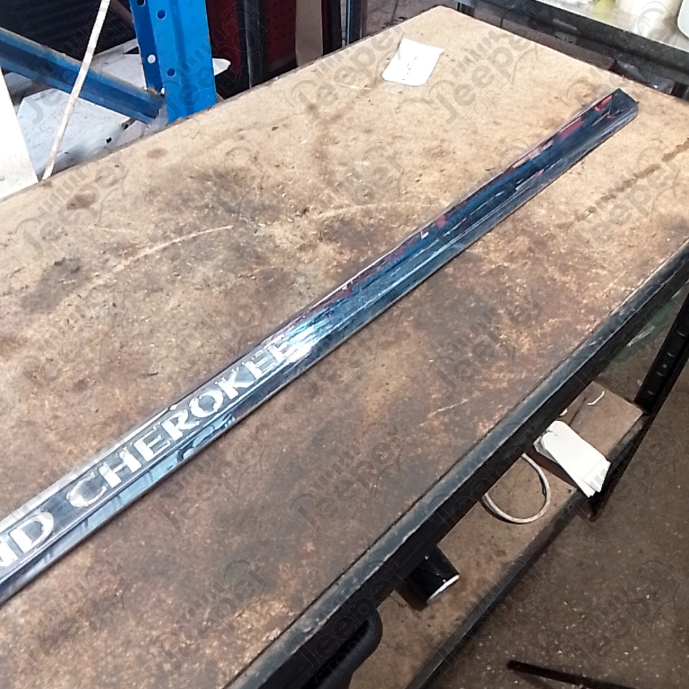 Occasion : Baguette chromée pour porte avant gauche pour Jeep Grand Cherokee WH, WK