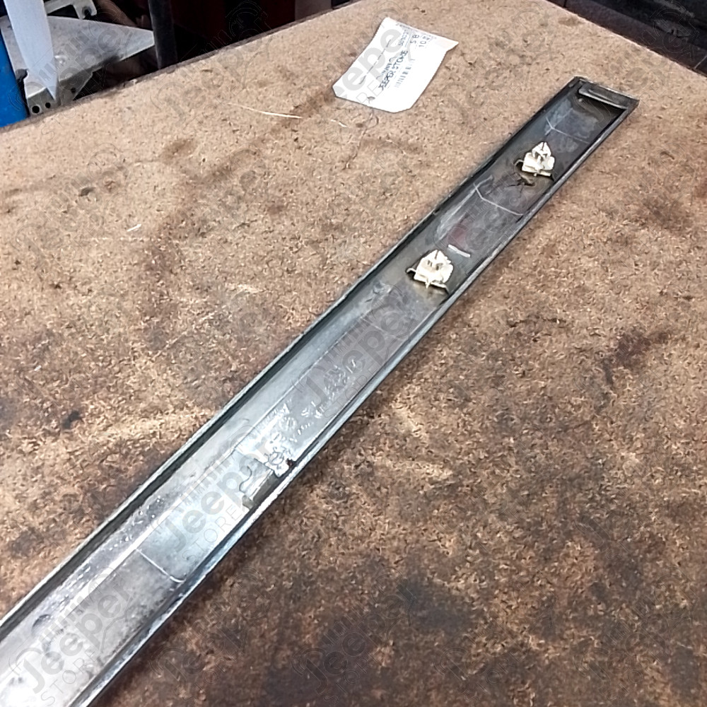 Occasion : Baguette chromée pour porte avant gauche pour Jeep Grand Cherokee WH, WK