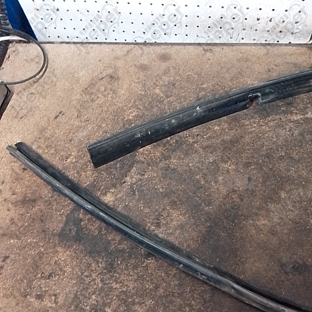 Occasion : Joint de vitre arrière gauche pour Jeep Grand Cherokee WJ, WG