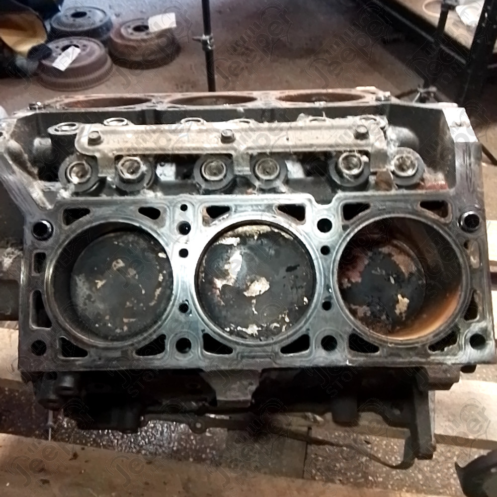 Occasion : Bloc moteur 3.8L V6 (a pris l'eau) pour Jeep Wrangler JK