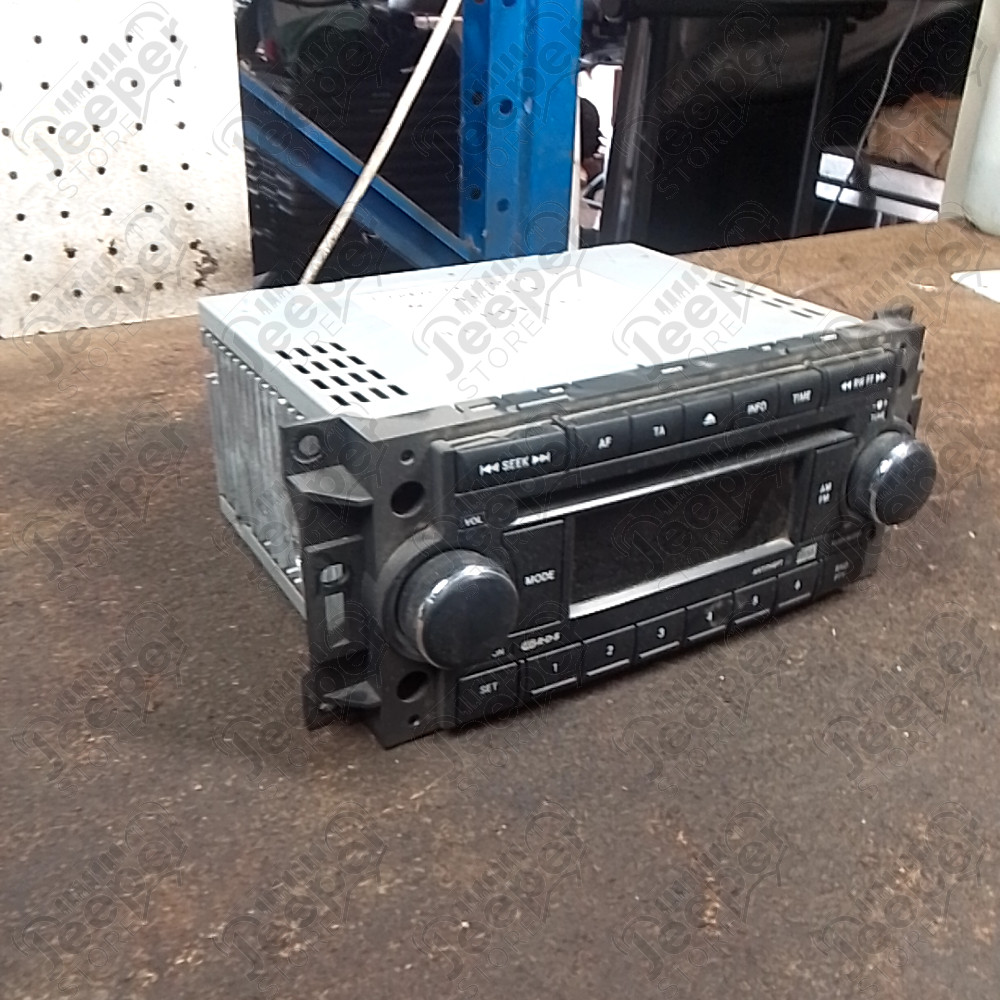 Occasion : Autoradio d'origine à CD pour Jeep Grand Cherokee WH, WK