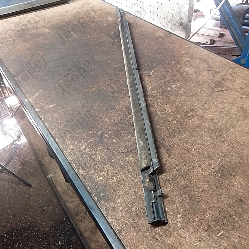 Occasion : Lécheur vitre extérieur avant gauche chromé) pour Jeep Grand Cherokee WH, WK