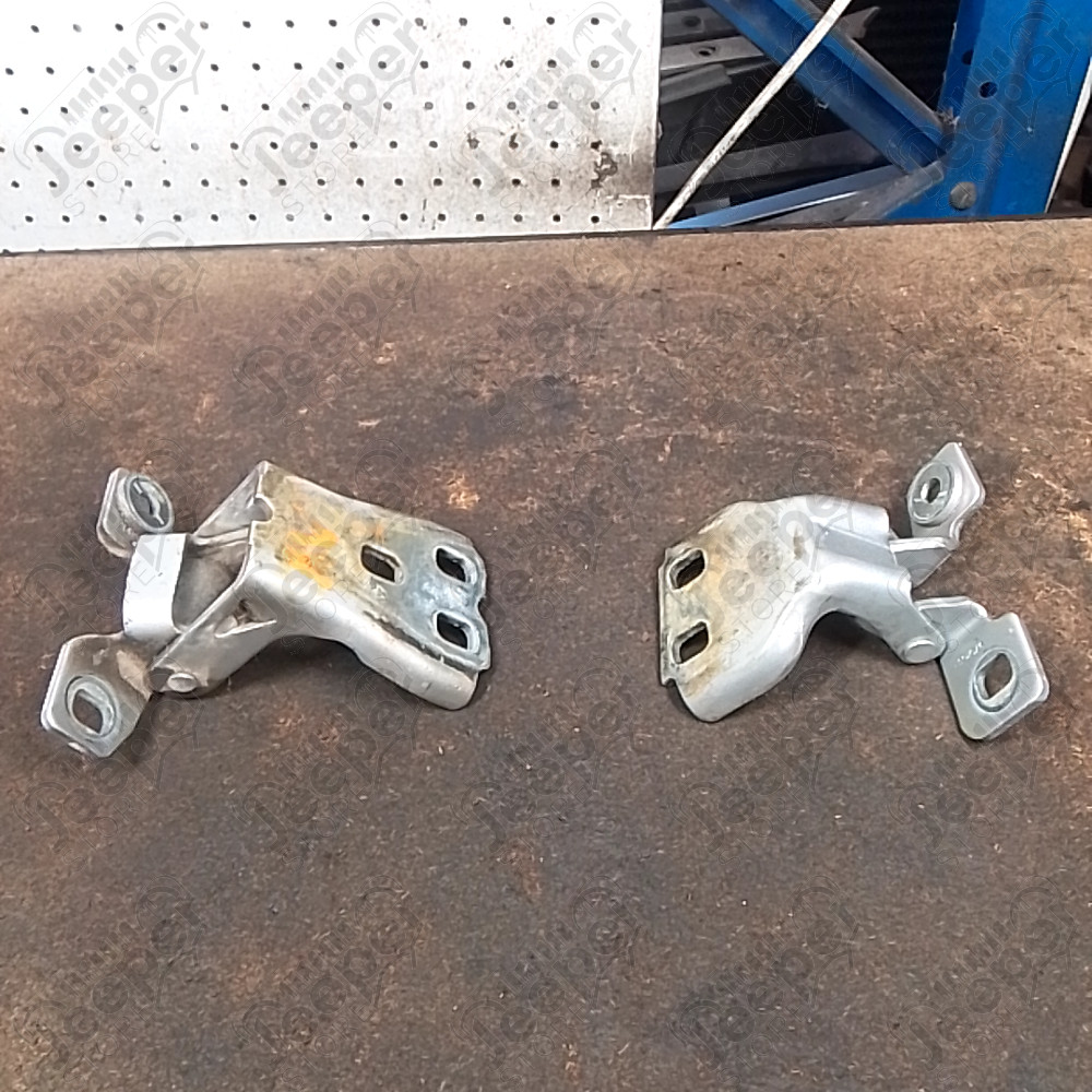 Occasion : Lot de 2 charnières pour porte avant droite (supérieure + inférieure) pour Jeep Grand Cherokee WH, WK