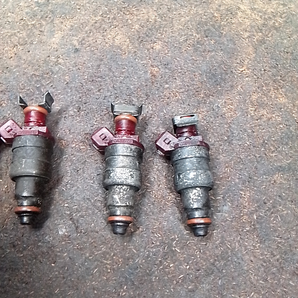 Occasion : Lot de 4 injecteurs pour 2.5L essence multi points pour Jeep YJ, XJ