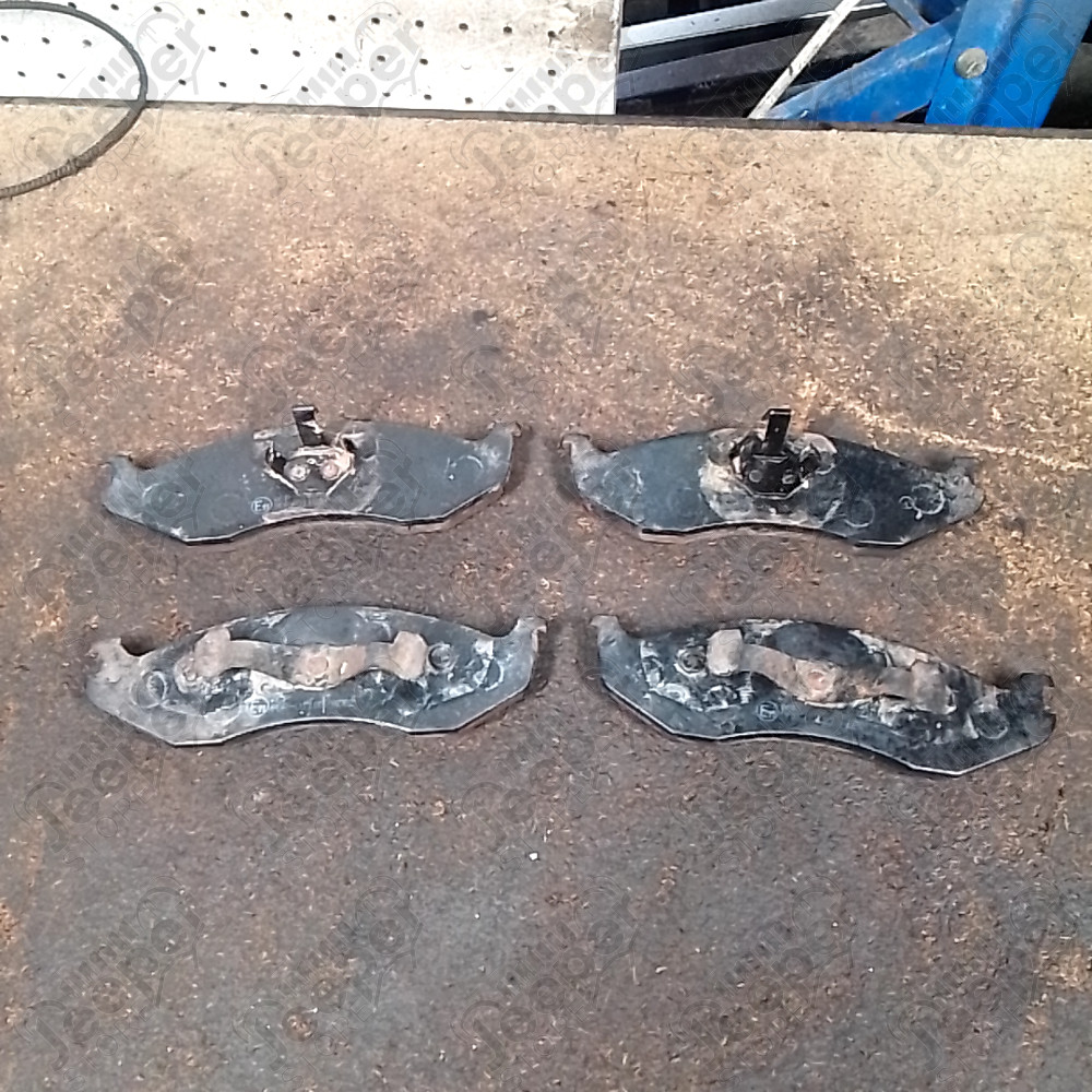 Occasion : Kit de 4 plaquettes de frein avant pour Jeep YJ, TJ, MJ, XJ, ZJ, ZG