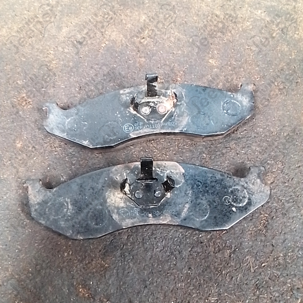 Occasion : Kit de 4 plaquettes de frein avant pour Jeep YJ, TJ, MJ, XJ, ZJ, ZG