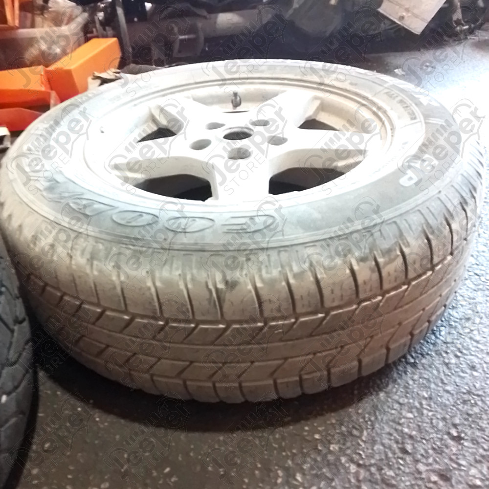 Occasion : Lot de 5 roues d'origine 245/65R17 (4 michelin et 1 goodyear) pour Jeep Grand Cherokee WH, WK