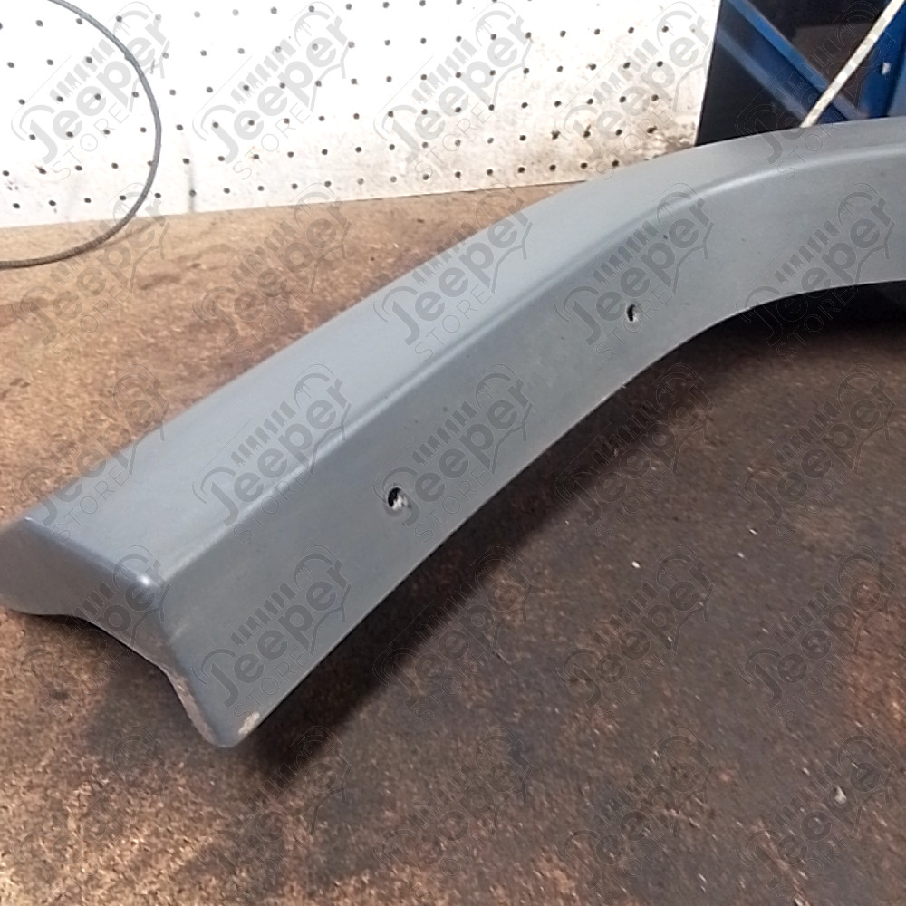 Occasion : Extension d'aile arrière gauche (sur caisse) couleur : grise pour Jeep Cherokee Liberty KJ