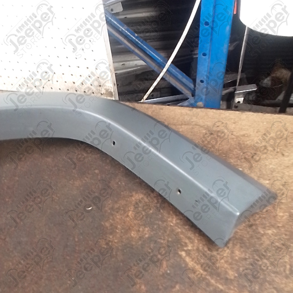 Occasion : Extension d'aile arrière droite (sur caisse) couleur : grise pour Jeep Cherokee Liberty KJ