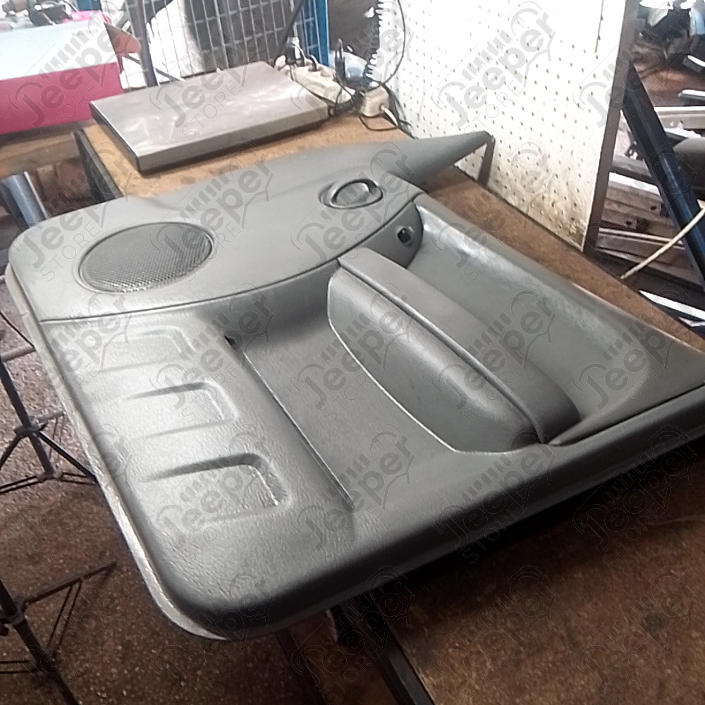 Occasion : Panneau de porte intérieur avant droit pour Jeep Cherokee Liberty KJ