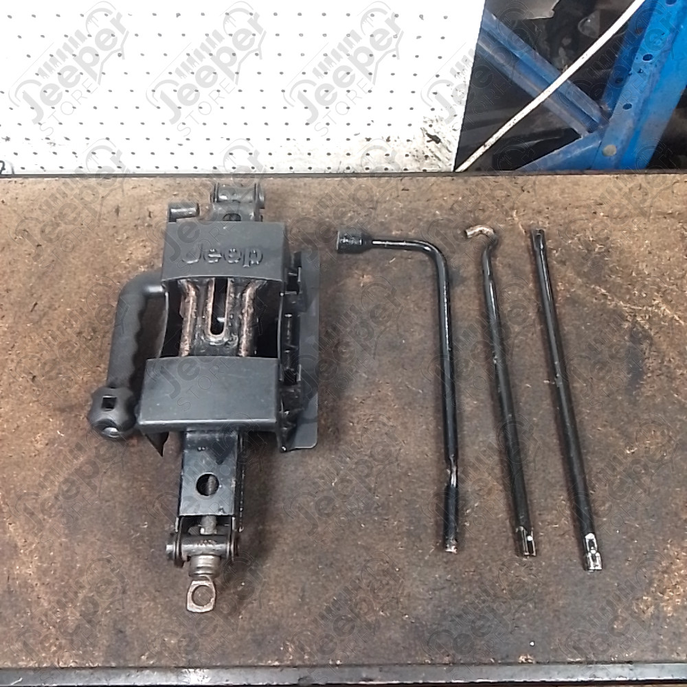 Occasion : Cric manuel d'origine pour Jeep Cherokee Liberty KJ