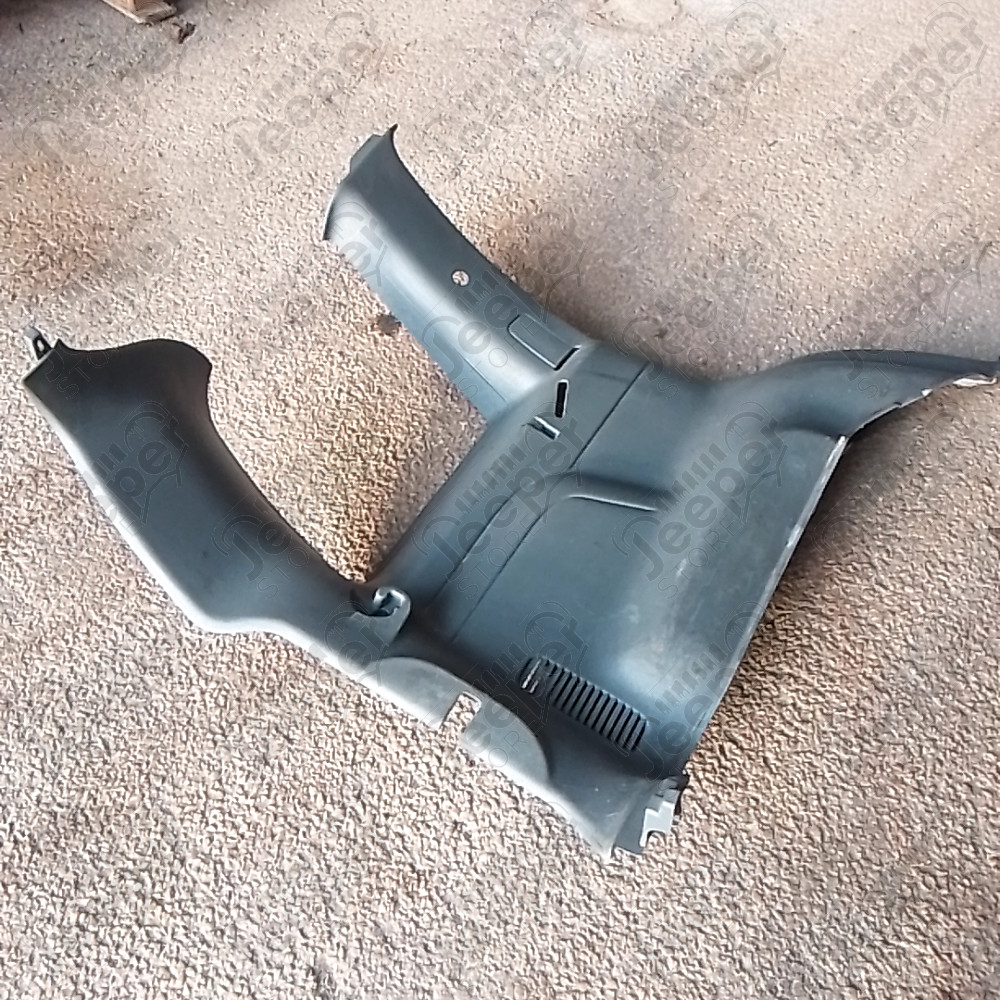 Occasion : Partie plastique coffre arrière gauche pour Jeep Cherokee Liberty KJ