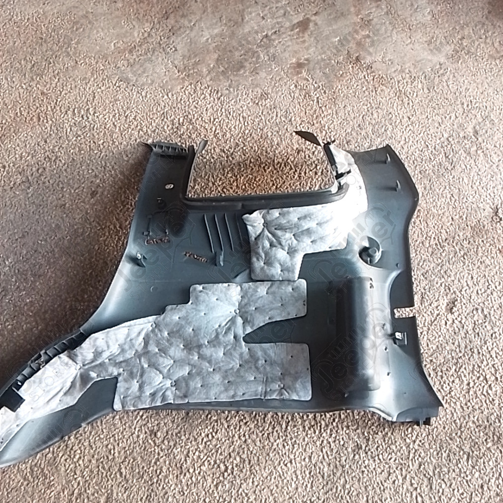Occasion : Partie plastique coffre arrière gauche pour Jeep Cherokee Liberty KJ