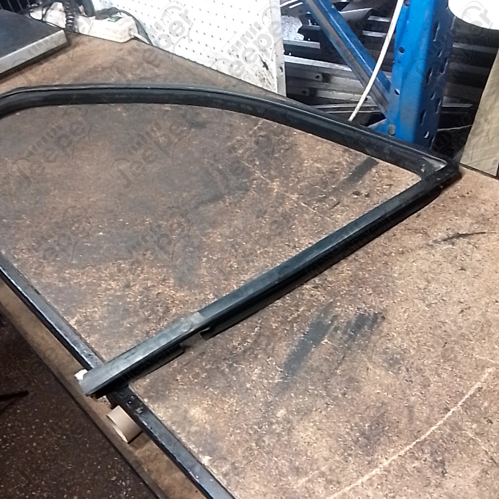 Occasion : Joint de vitre avant gauche pour Jeep Grand Cherokee WH, WK