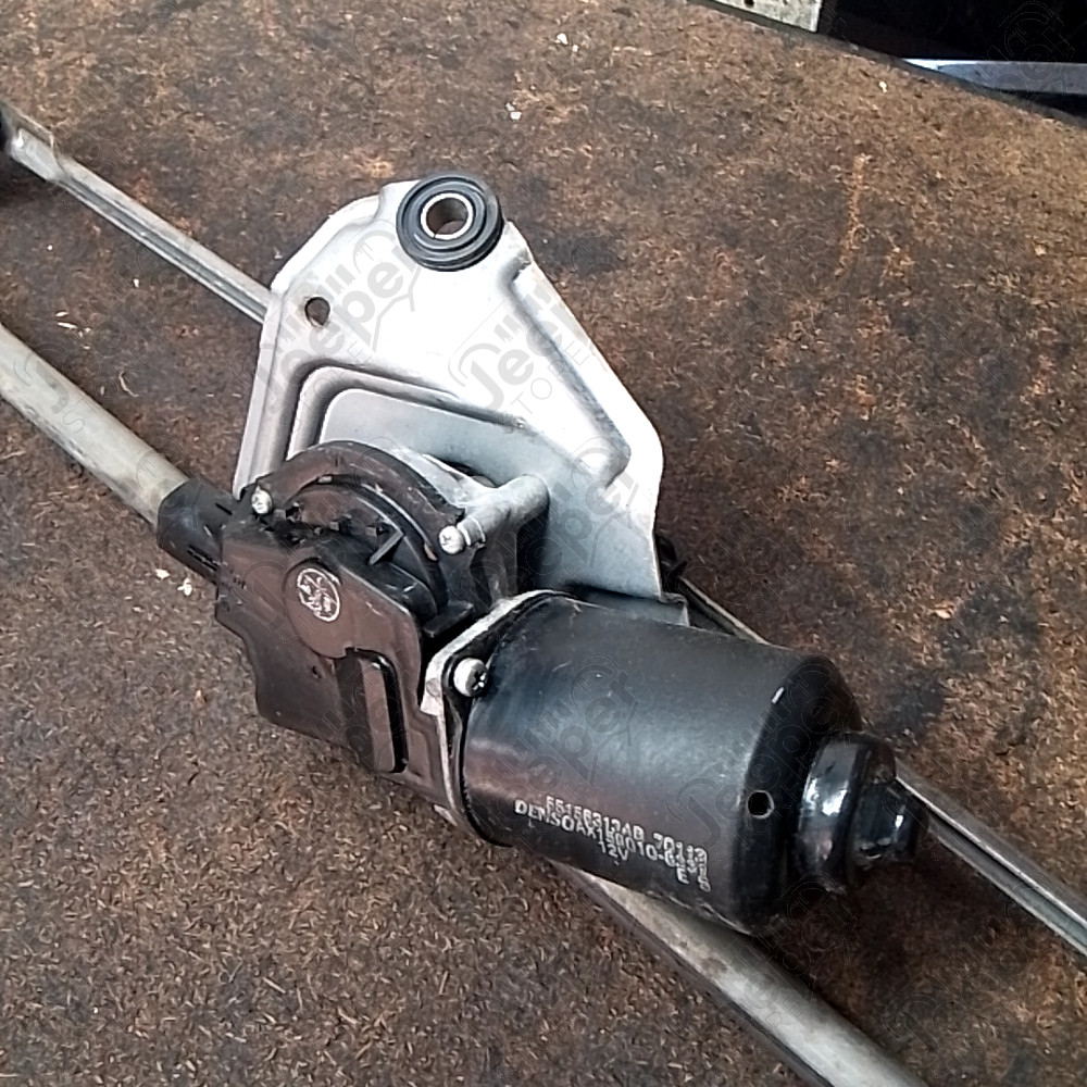 Occasion : Moteur avec tringlerie d'essuie glace avant pour Jeep Grand Cherokee WH, WK