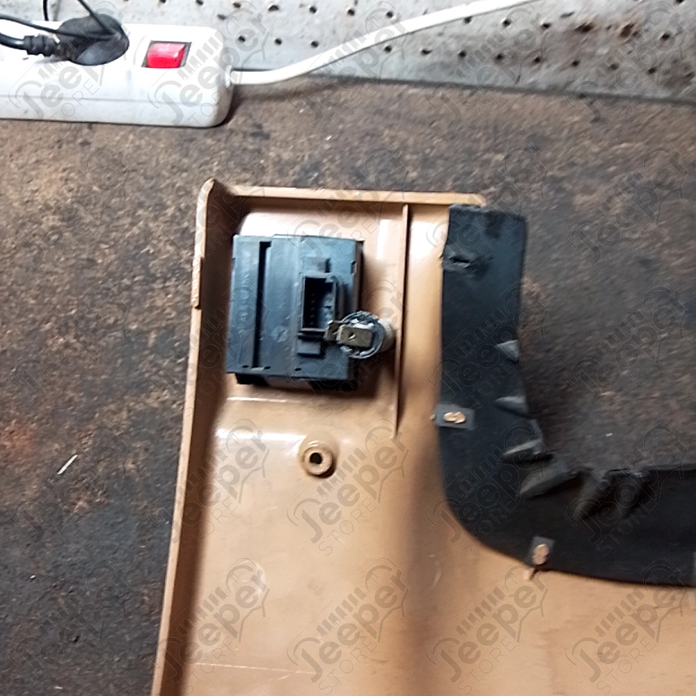 Occasion : Plastique intérieur bas de colonne de direction pour Jeep Wrangler TJ