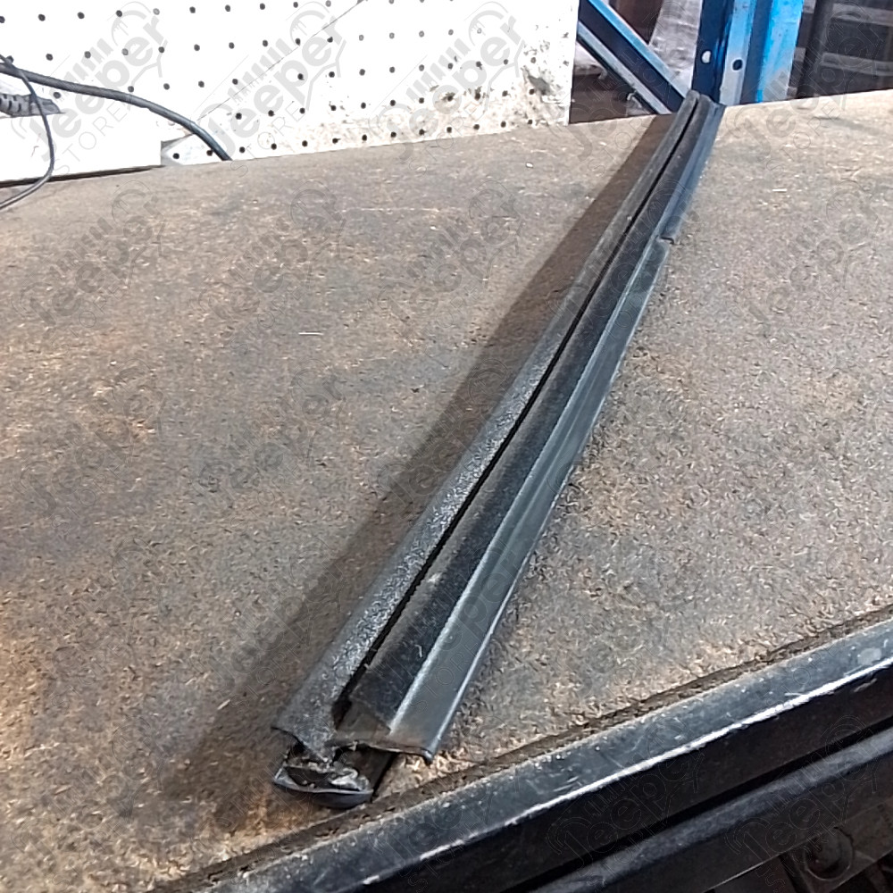 Occasion : Lèche vitre extérieur avant gauche pour Jeep Grand Cherokee WJ, WG