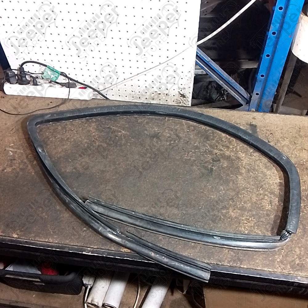 Occasion : Joint de vitre avant gauche pour Jeep Grand Cherokee WJ, WG